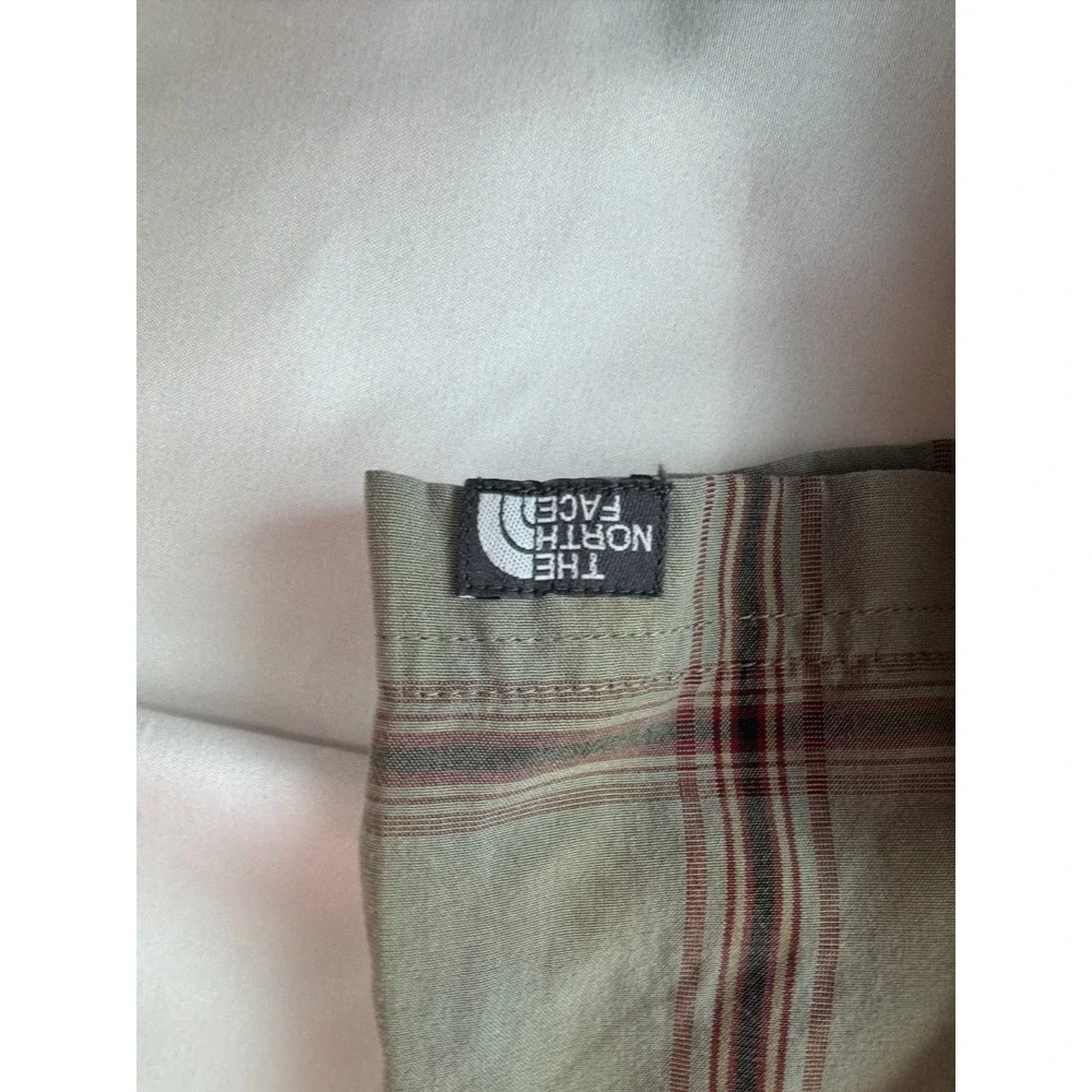 North Face Plaid Fishing Hiking Shirt XL Back Vent Mesh Button Down Zip Pocket